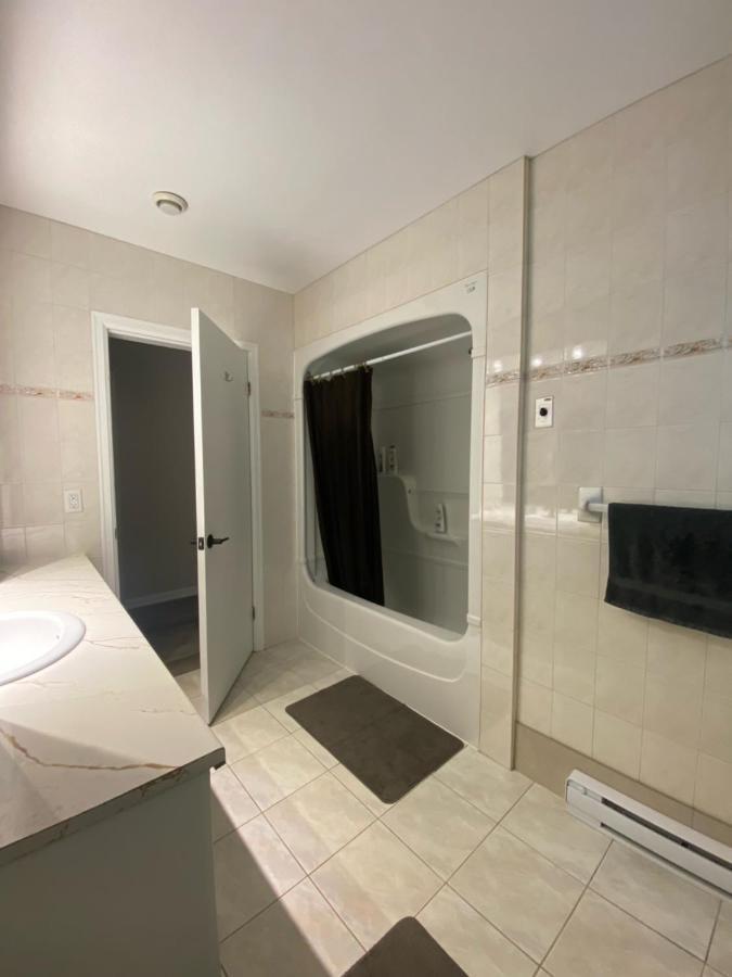 Private Room Lakeview House- Westmount Moncton Luaran gambar